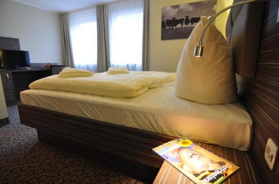 Hotel Bootshaus Bedekaspel Habitación foto